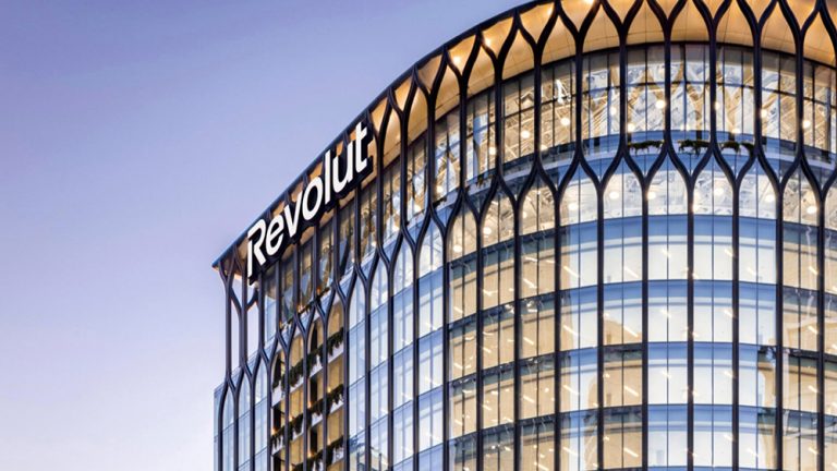 Η Revolut καταθέτει αίτηση για τραπεζική άδεια στις ΗΠΑ και ορίζει νέο CEO για την αμερικανική αγορά