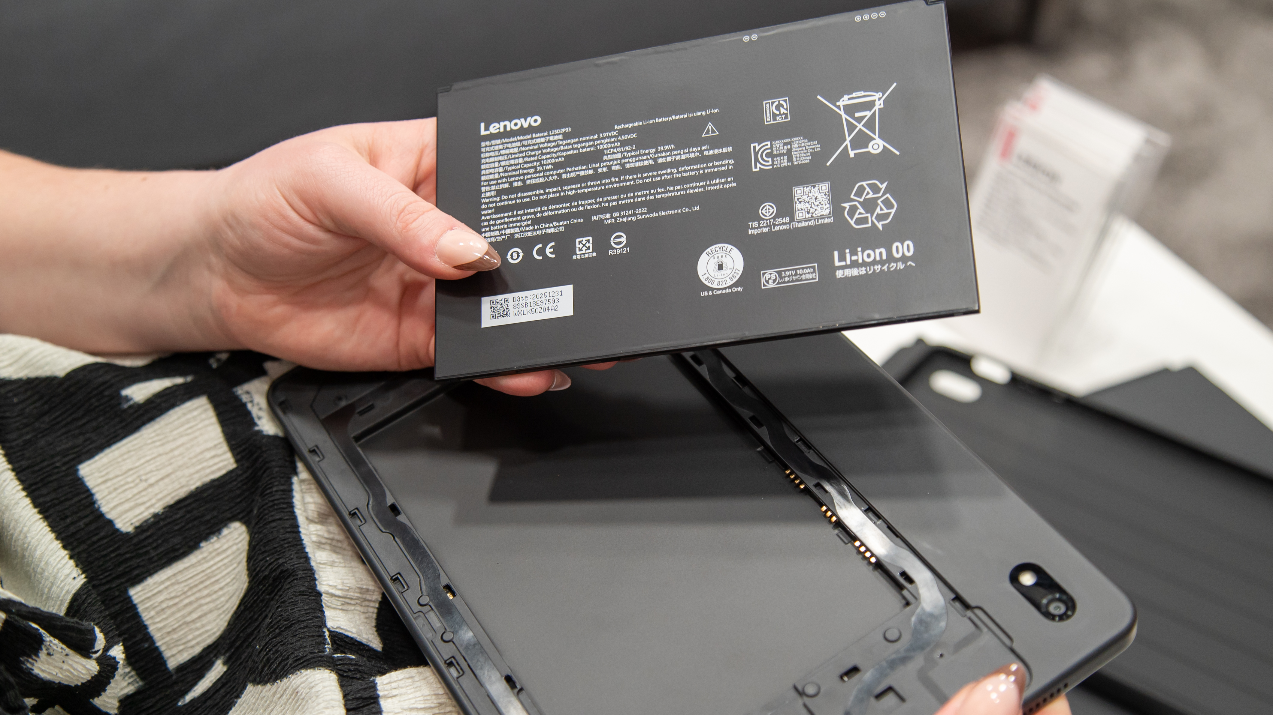 Η αφαιρούμενη μπαταρία Lenovo ThinkTab X11