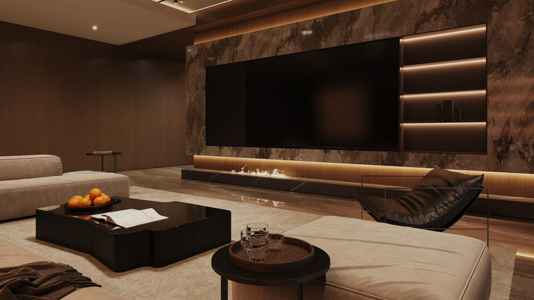 Πολυτελές συγκρότημα home cinema με ενσωματωμένη τηλεόραση τοίχου