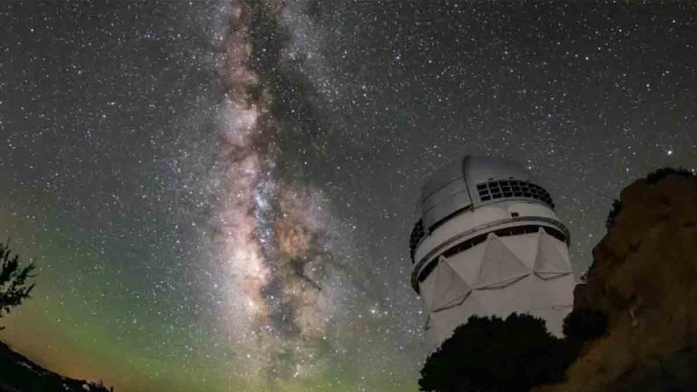 Η σκοτεινή ενέργεια γίνεται ακόμα πιο περίεργη και είναι λόγος που το Σύμπαν μπορεί να καταλήξει σε μια «Μεγάλη Σύνθλιψη»