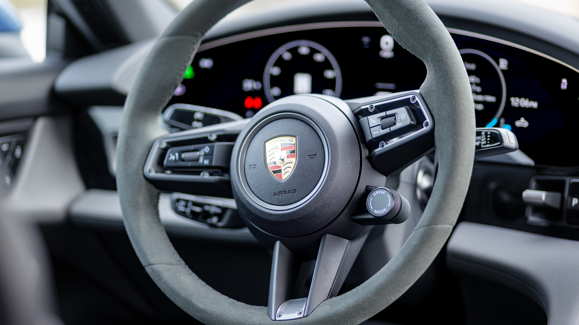 Test drive Porsche Taycan 2025.