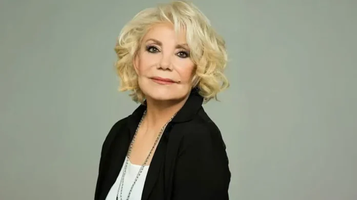 Η αυλαία έπεσε για την απόλυτη φωνή της Ελλάδας Η αυλαία έπεσε για την απόλυτη φωνή της Ελλάδας