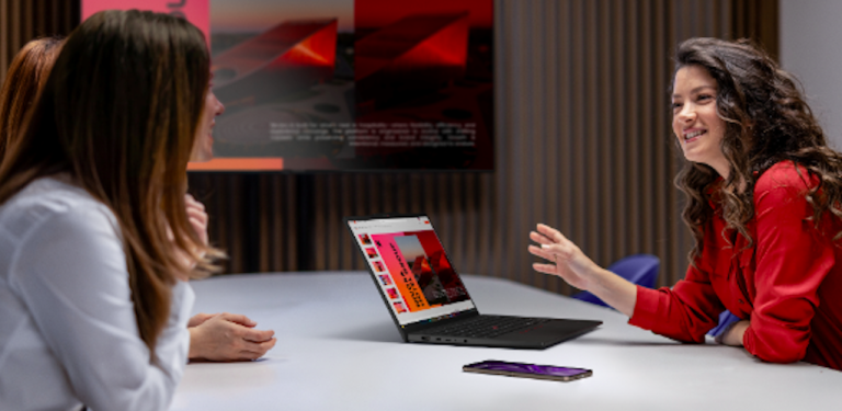 Δελτίο Τύπου – Η Lenovo επεκτείνει το χαρτοφυλάκιο λύσεων για AI Business Computing, με καινοτόμα διαμορφώσιμη σχεδίαση και enterprise platforms