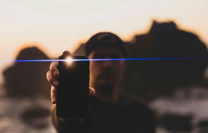 Προκαλεί ο φακός του κινητού τήξη πλαστικού; Ανάληψη της αλήθειας! Προκαλεί ο φακός του κινητού τήξη πλαστικού; Ανάληψη της αλήθειας!