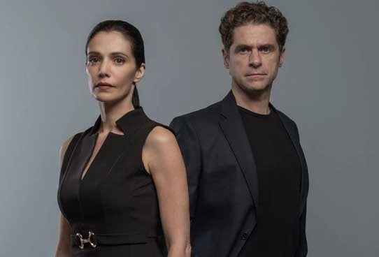 Μια Ανεπανάληπτη Βραδιά: Όλα τα Επεισόδια της Σουπερ Επιτυχημένης Σειράς! Μια Ανεπανάληπτη Βραδιά: Όλα τα Επεισόδια της Σουπερ Επιτυχημένης Σειράς!