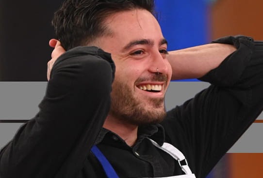 MasterChef: Πέτρος Ελευθεριάδης νικητής Silver Week με 20.000 ευρώ MasterChef: Πέτρος Ελευθεριάδης νικητής Silver Week με 20.000 ευρώ
