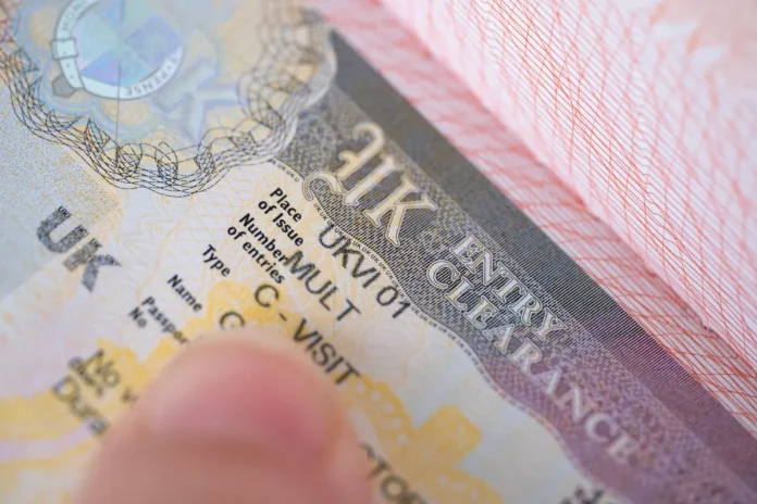 Αποκάλυψη: Χιλιάδες διαβατήρια και selfies στο UK Visa Portal Αποκάλυψη: Χιλιάδες διαβατήρια και selfies στο UK Visa Portal