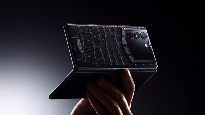 «Η Vertu παρουσιάζει πτυσσόμενο τηλέφωνο 6.800$ με παλαιωμένο επεξεργαστή» «Η Vertu παρουσιάζει πτυσσόμενο τηλέφωνο 6.800$ με παλαιωμένο επεξεργαστή»